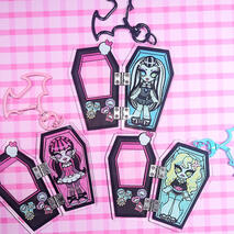 Monster high G1 icoffin keychains interior